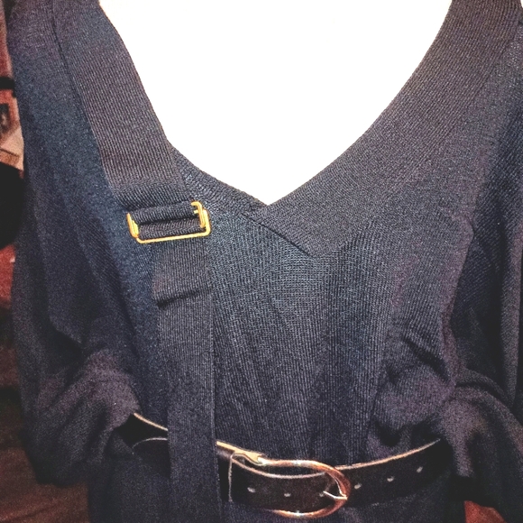 Lucys Whims The Drop V neck Buckle Slouchy Knit with Thumb holes & Cut Outs 3X - Picture 6 of 8